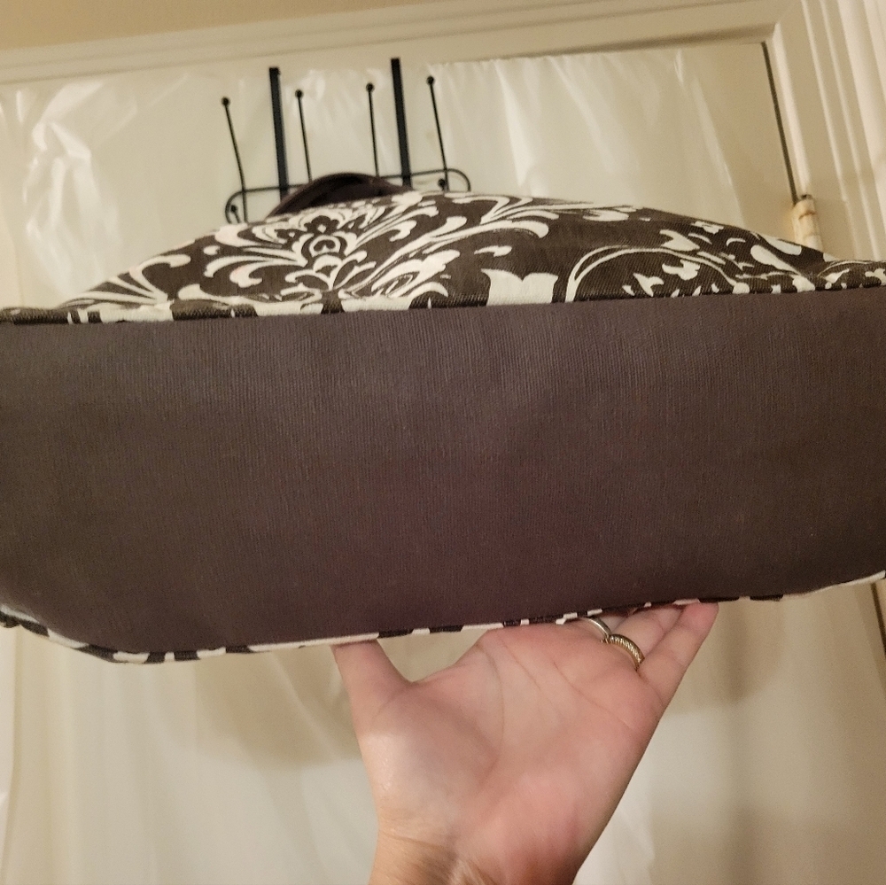 Buckhead Betties brown and white floral tote, with initial B for Beautiful! - Picture 3 of 10